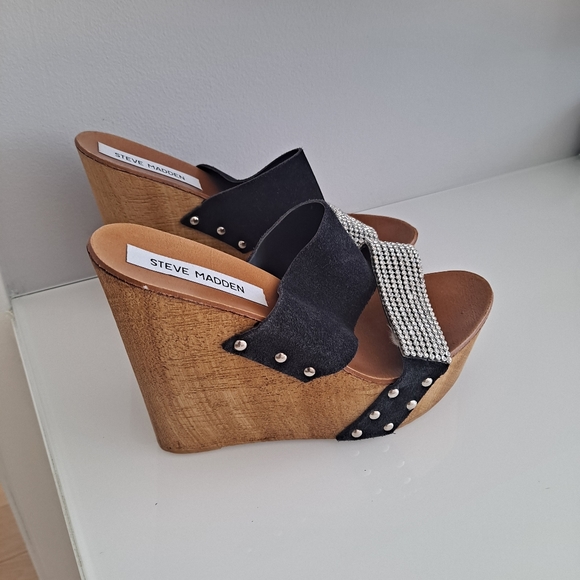 Steve Madden Wedge Sandals - Picture 2 of 6